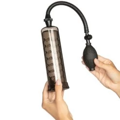 XLsucker Penispomp -Sinful 11220 xl sucker penis pumper 05 hand q100
