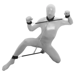 Kiotos Prisoner Spreidstangen Met Kettingen En Lederen Handboeien -Sinful 21703 kiotos spredest nger med k der og l der manchetter q100 03