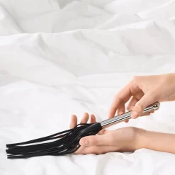 Sinful Deluxe Silver Flogger 32 Cm -Sinful 26188 x sinful deluxe silver flogger 50 hand q100