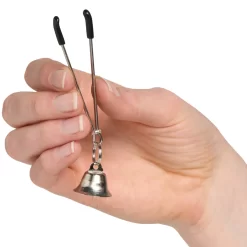 XR Brands Frisky Clit-klem Met Bel 5 XR Brands Frisky Clit-klem Met Bel -Sinful 26411 frisky clit clamp with bell 50 hand q100