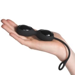 Le Wand Yoni Obsidian Dubbele Kegelballen -Sinful 27100 le wand yoni obsidian double kegel balls 50 hand q100