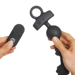 XR Brands Master Series Dark Rattler Vibrerende Anale Kralen Met Afstandsbediening -Sinful 27354 master series dark rattler remote controlled vibrating anal beads 51 hand q100